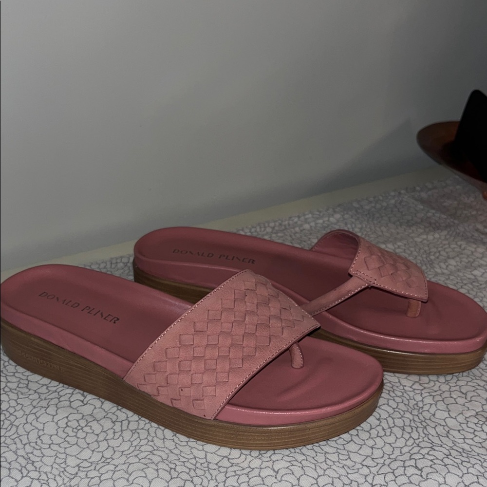 Donald J. Pliner Rose Woven Fifi Sandals NWOT